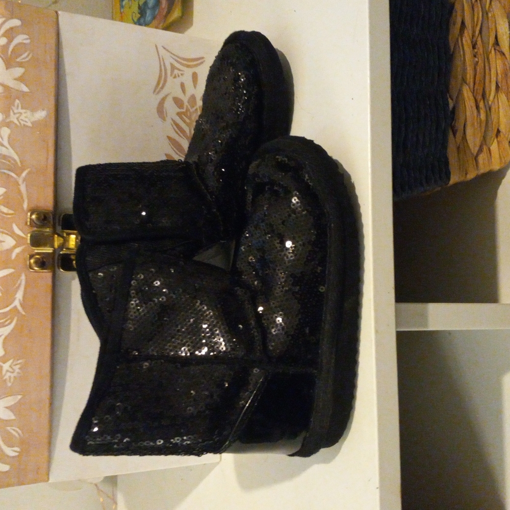 Girls boots